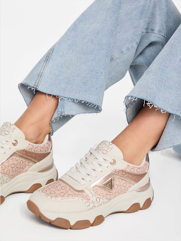 Guess Women s Aydens Sneaker
