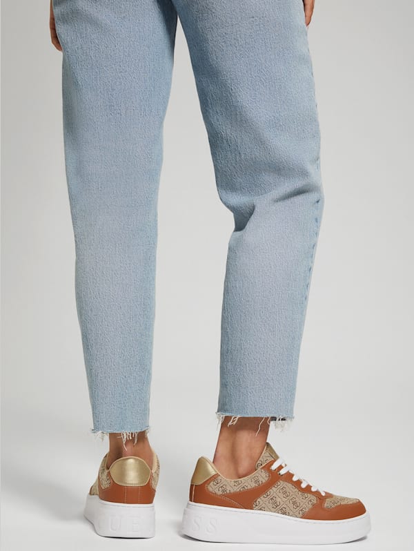 Cleva Logo Low Top Sneakers