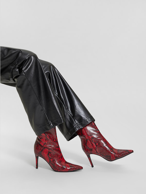 GUESS Richly Faux leather Booties Red 9.5