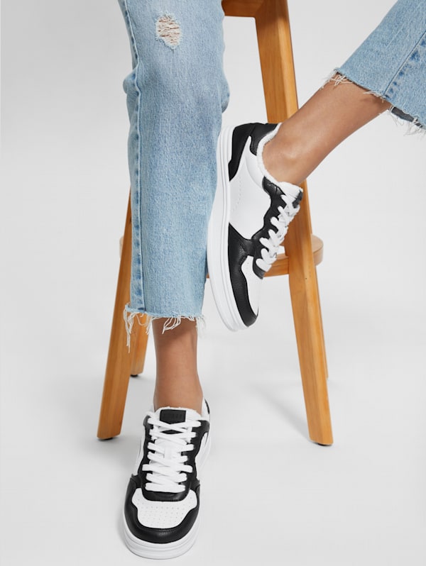 Guess Women s Rubinn Faux leather Sneakers
