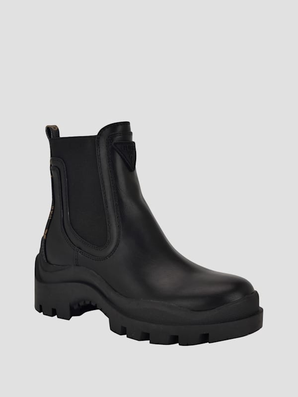 Yesses Signature Chelsea Booties GUESS