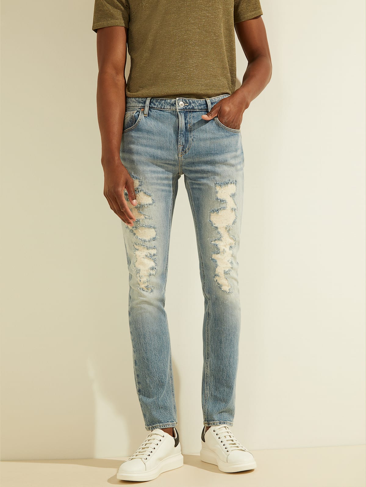 Eco Quincy Distressed Skinny Jeans Guess
