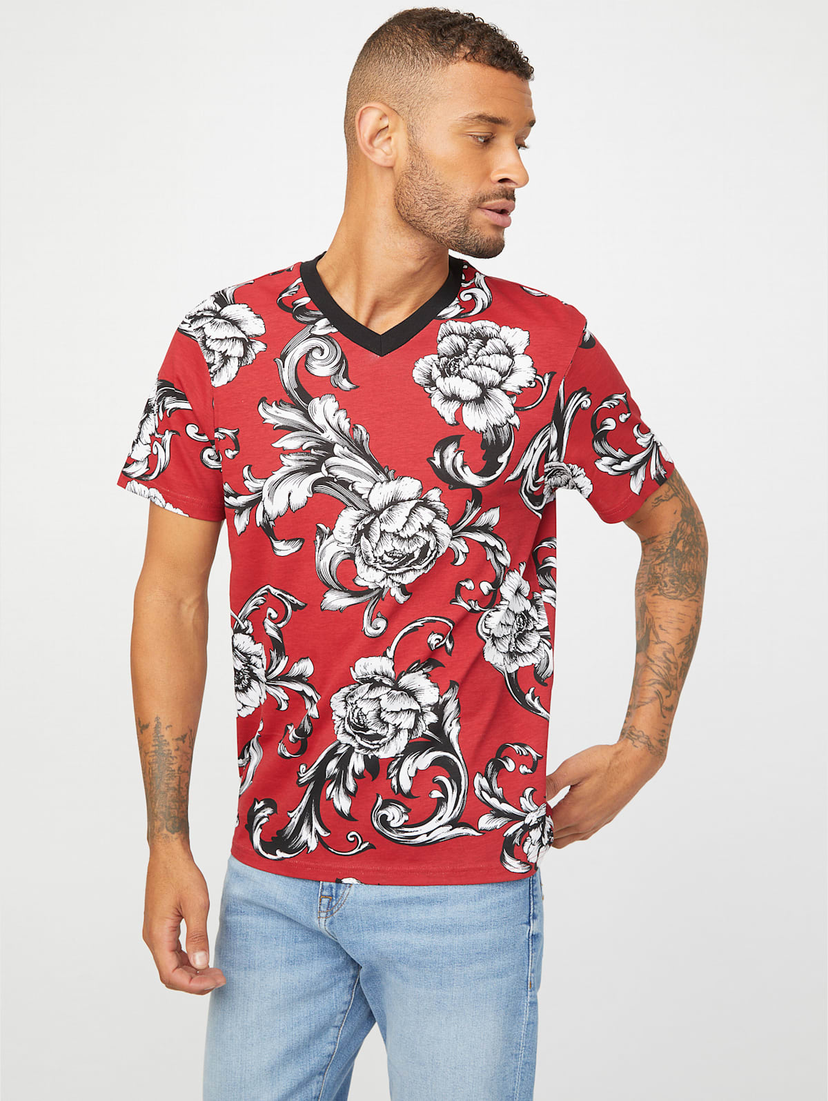 Yachak Floral V-Neck Tee | GUESS Factory