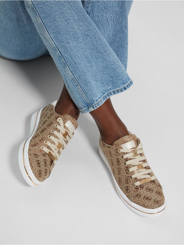 Stasey Quattro G Low-Top Sneakers