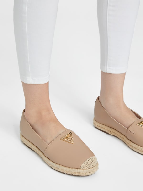 Flat on sale shoes guess