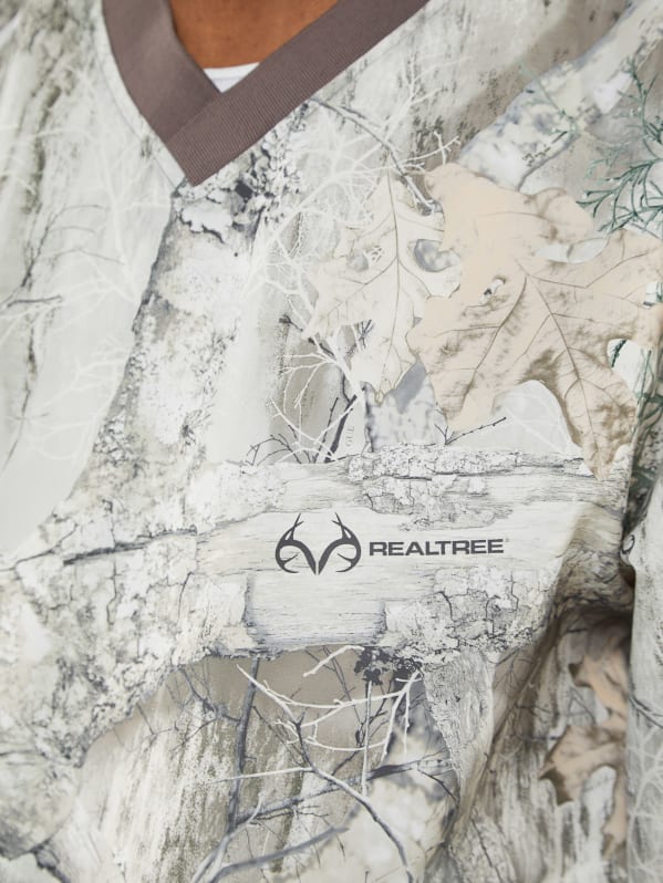 GUESS Originals x RealTree Windbreaker | GUESS