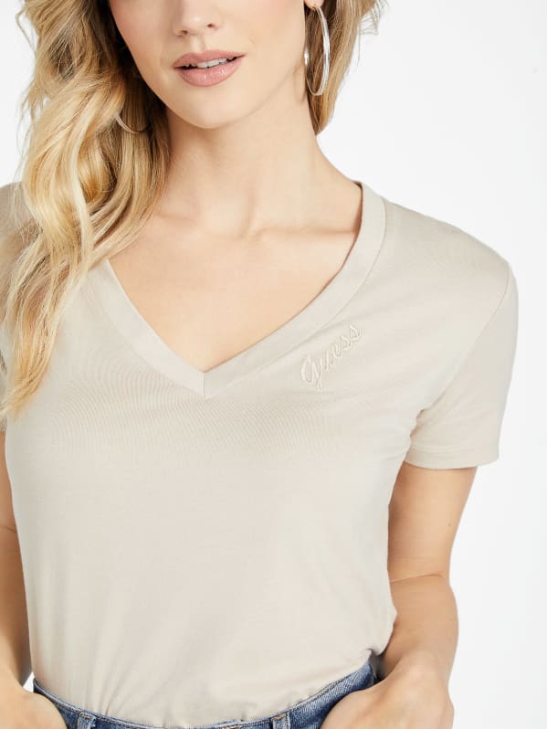 Vikki V-Neck Logo Tee | GUESS Factory Ca