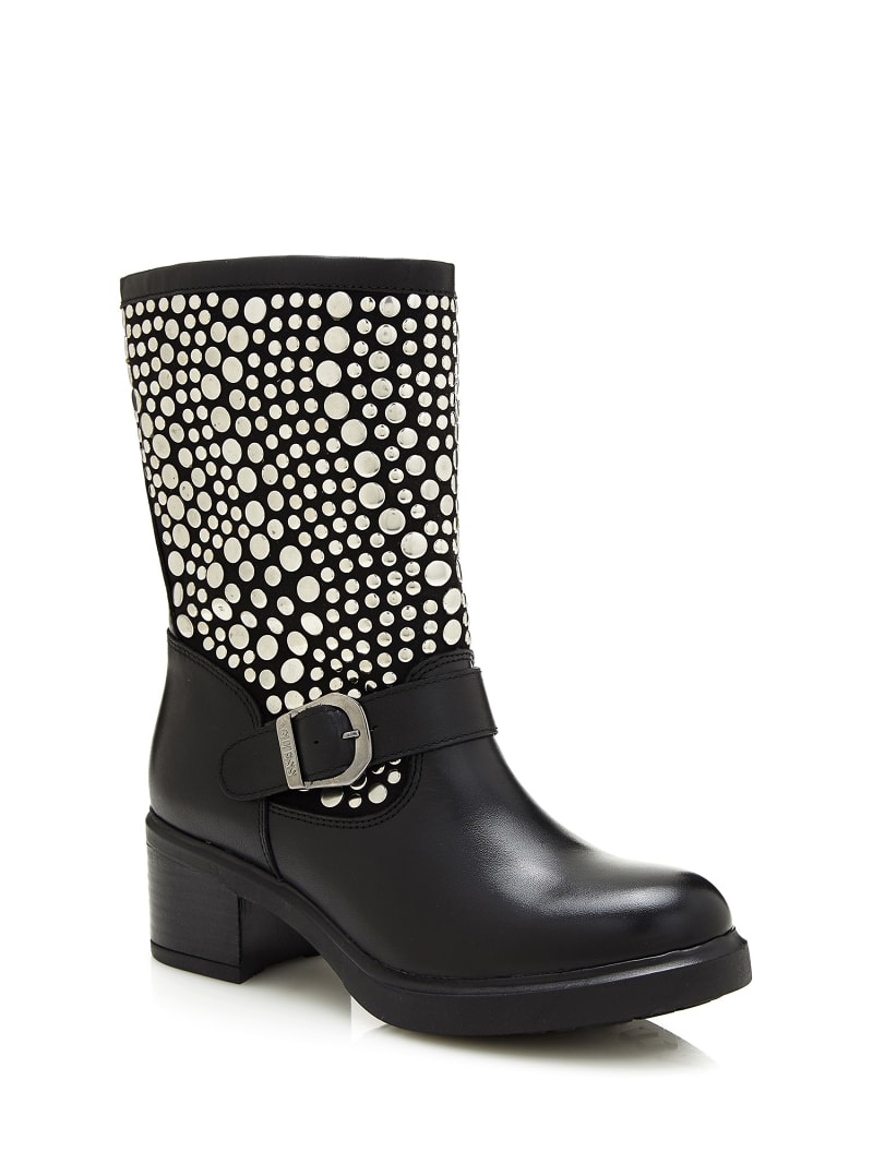 botte a clous