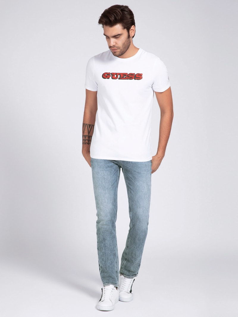 T Shirt Logo Frontale Shop Online Ufficiale Guess Scopri le migliori foto stock e immagini editoriali di attualita di viso frontale su getty images. t shirt logo frontale