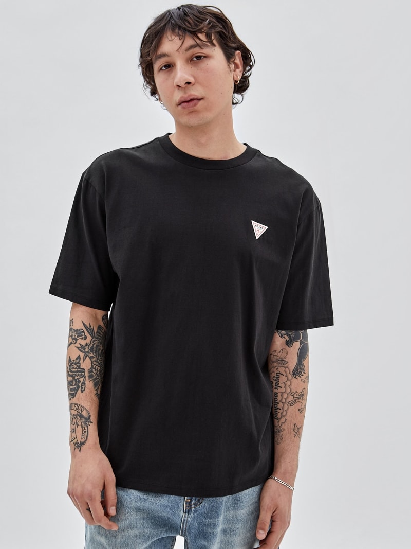 Guess small logo t shirt 2025