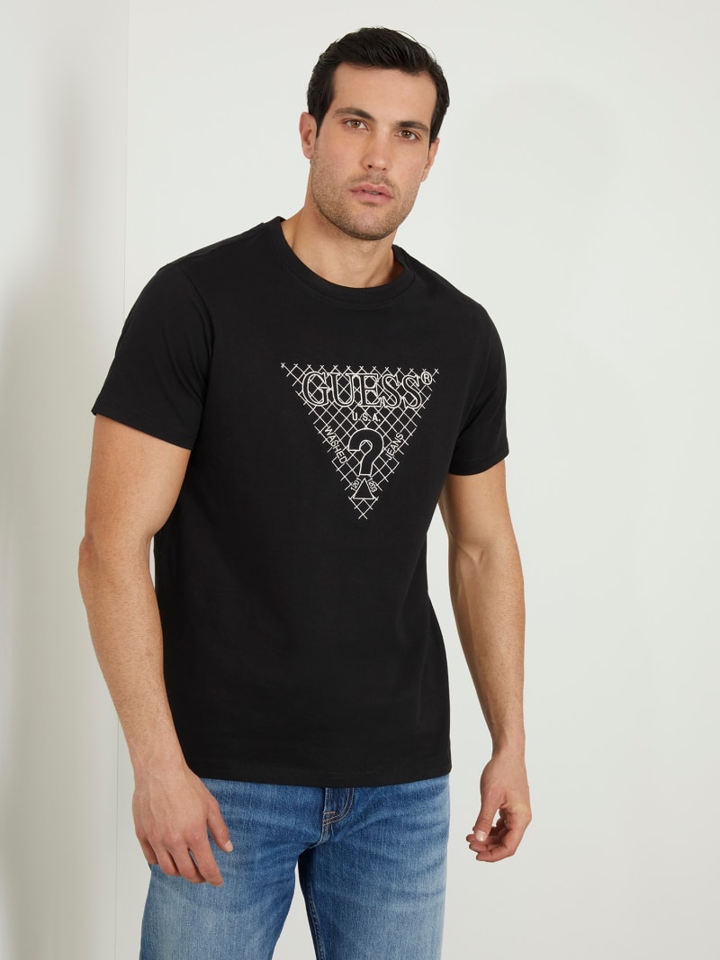T-shirt met geborduurd driehoeklogo