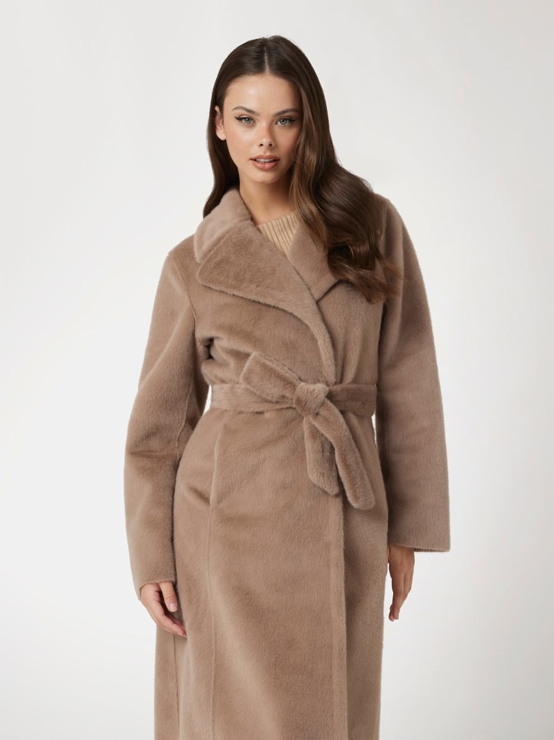 Manteau long fourrure synthetique