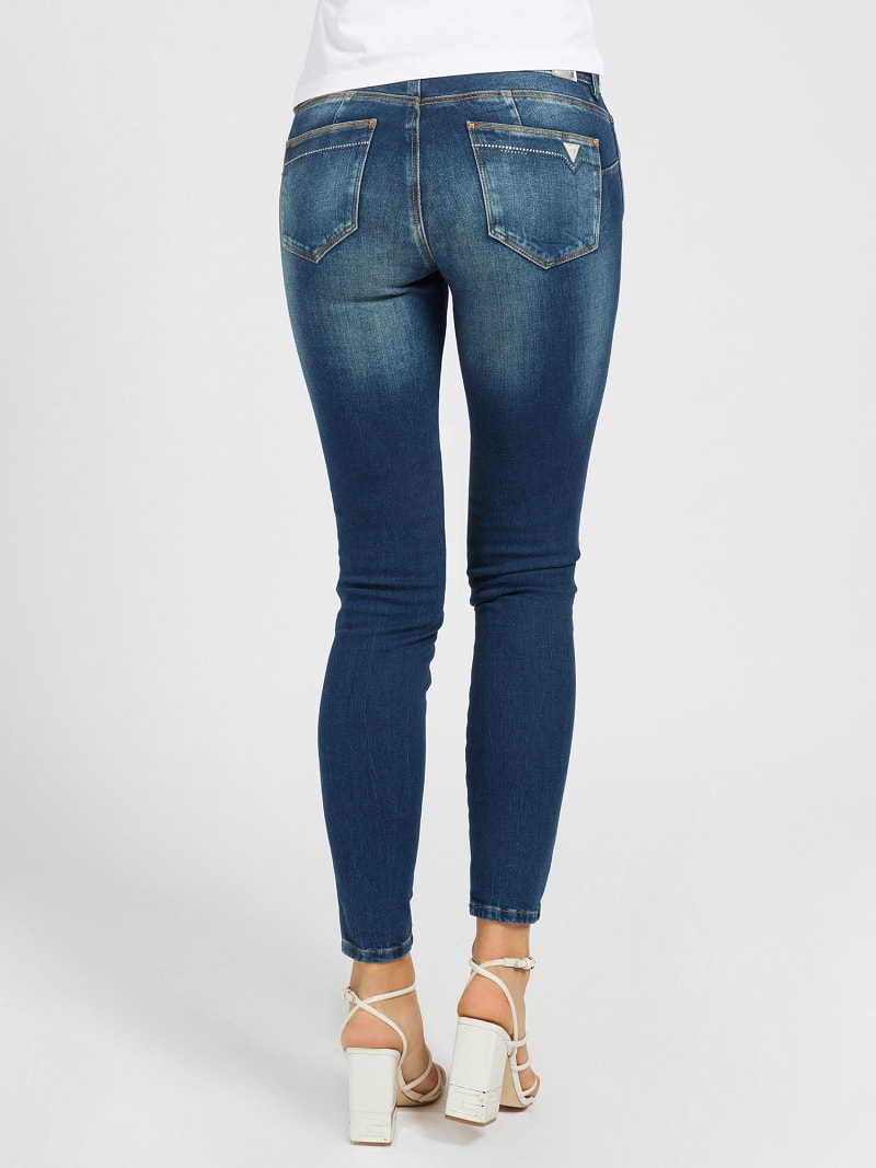 Guess curve outlet
