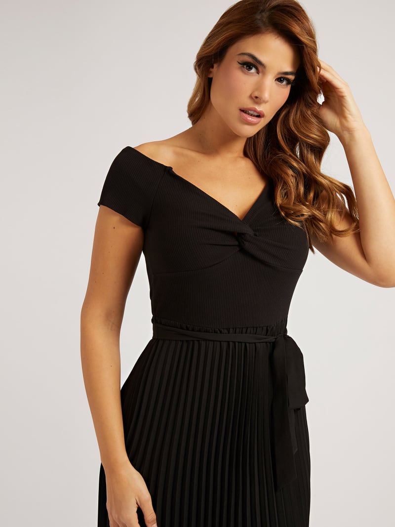GUESS Robe pull pliss e