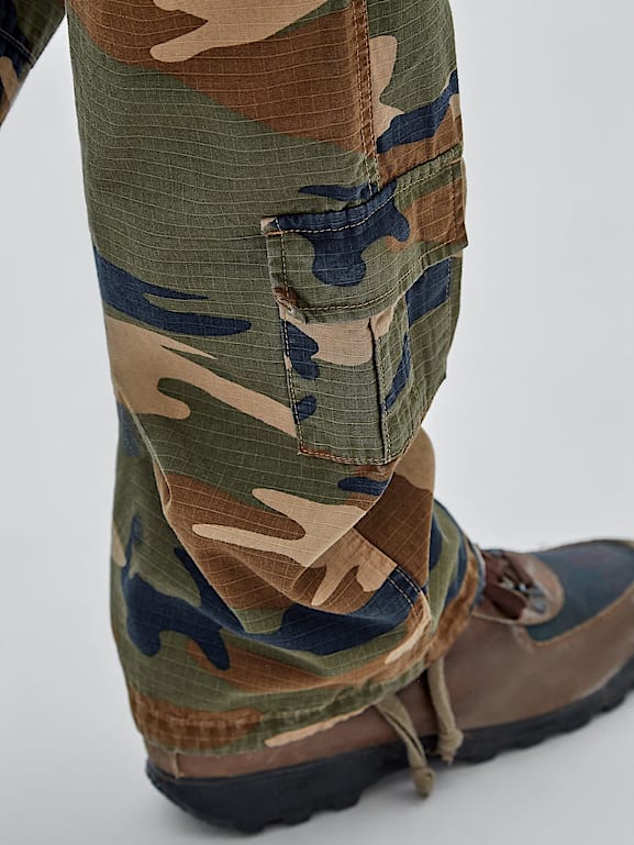 Guess camouflage pants store