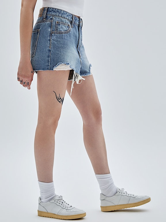 ゆき GUESS® GUESS Originals Kit Destroyed Denim Shorts