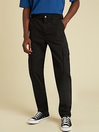 SLIM PANT WITH CARGO-STYLE POCKETS