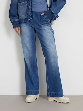 Широкие джинсы с завышенной талией