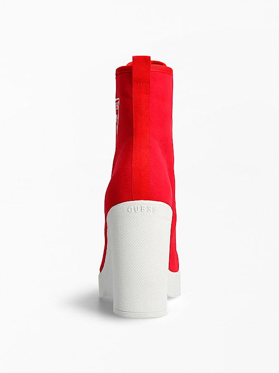GUESS PRECIOU TRIANGLE LOGO ANKLE BOOT