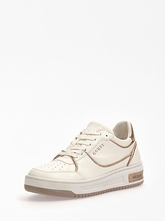 Cheap sneakers in tokyo shop