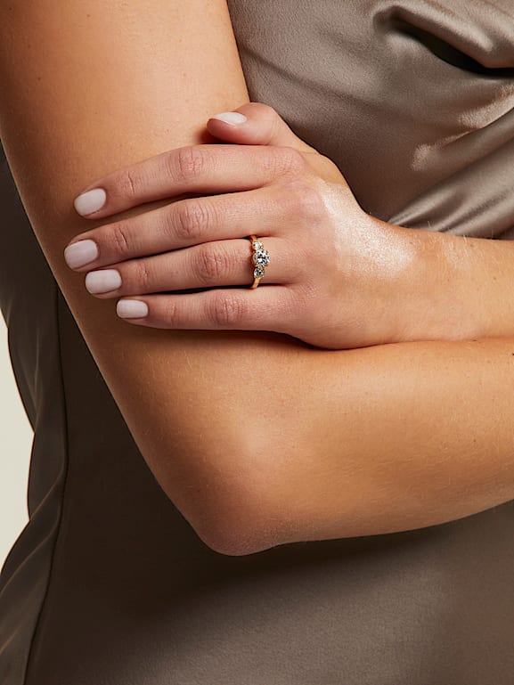Guess rings jewellery store