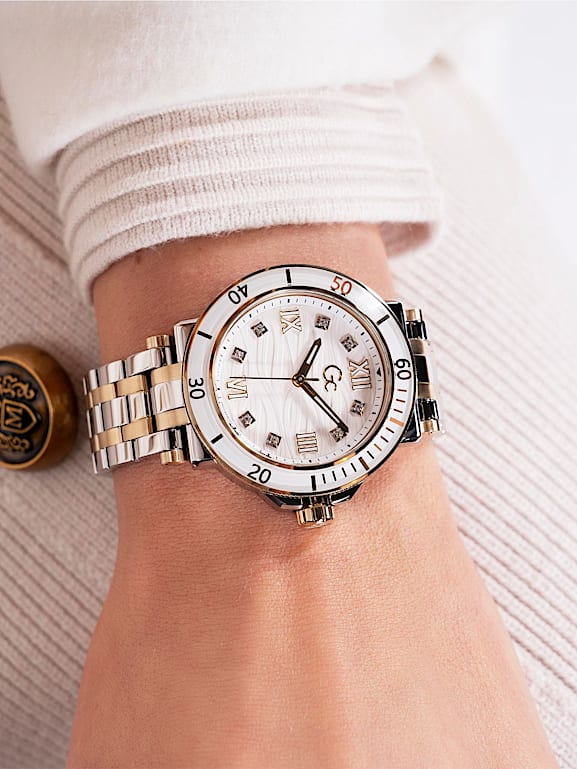Marciano by GUESS GC 36