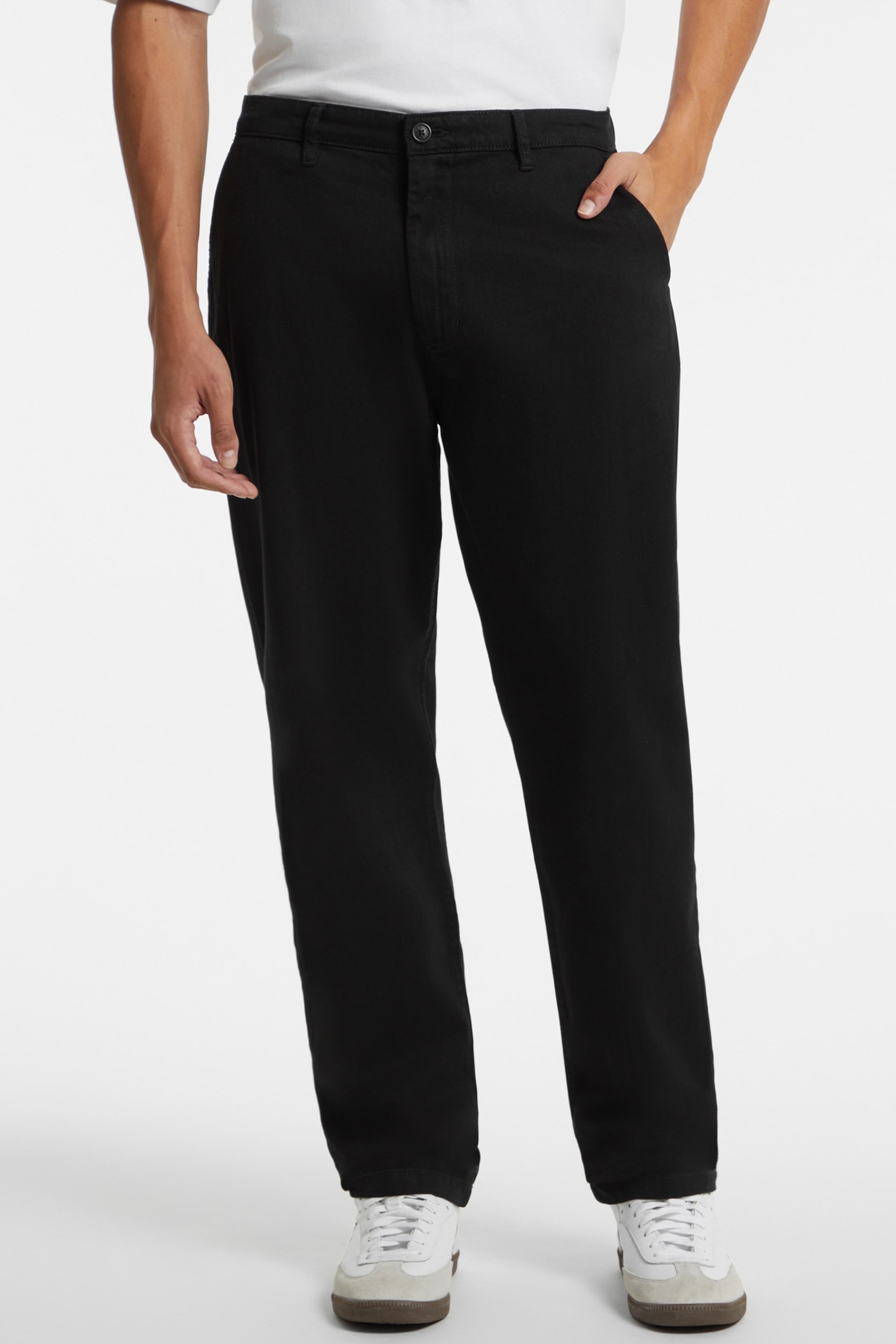 GUESS® Classic Chinos Men