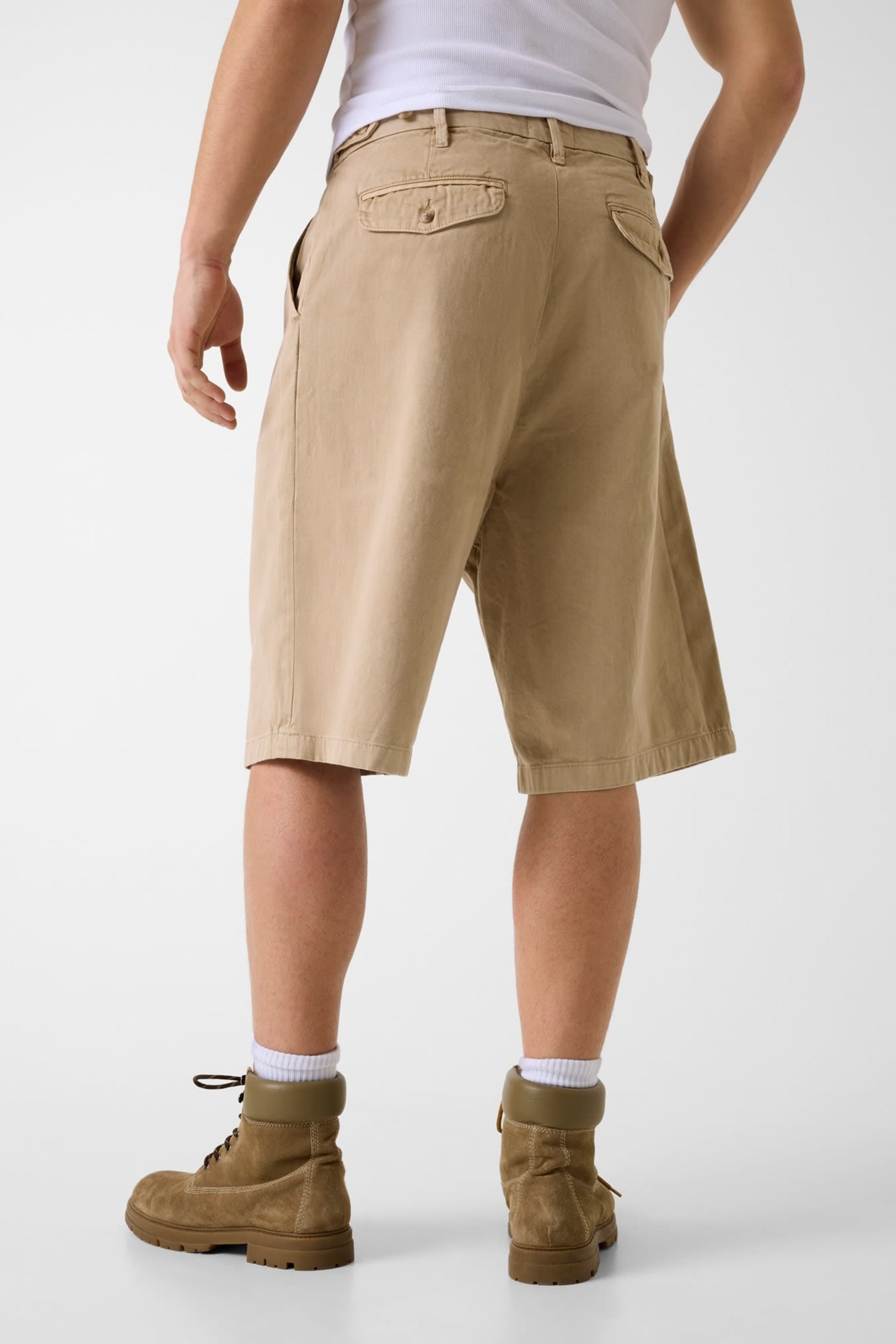00s slacks shorts 11747391 ポーガーズ gwdh Baggy pleated shorts Men | GUESS Jeans®