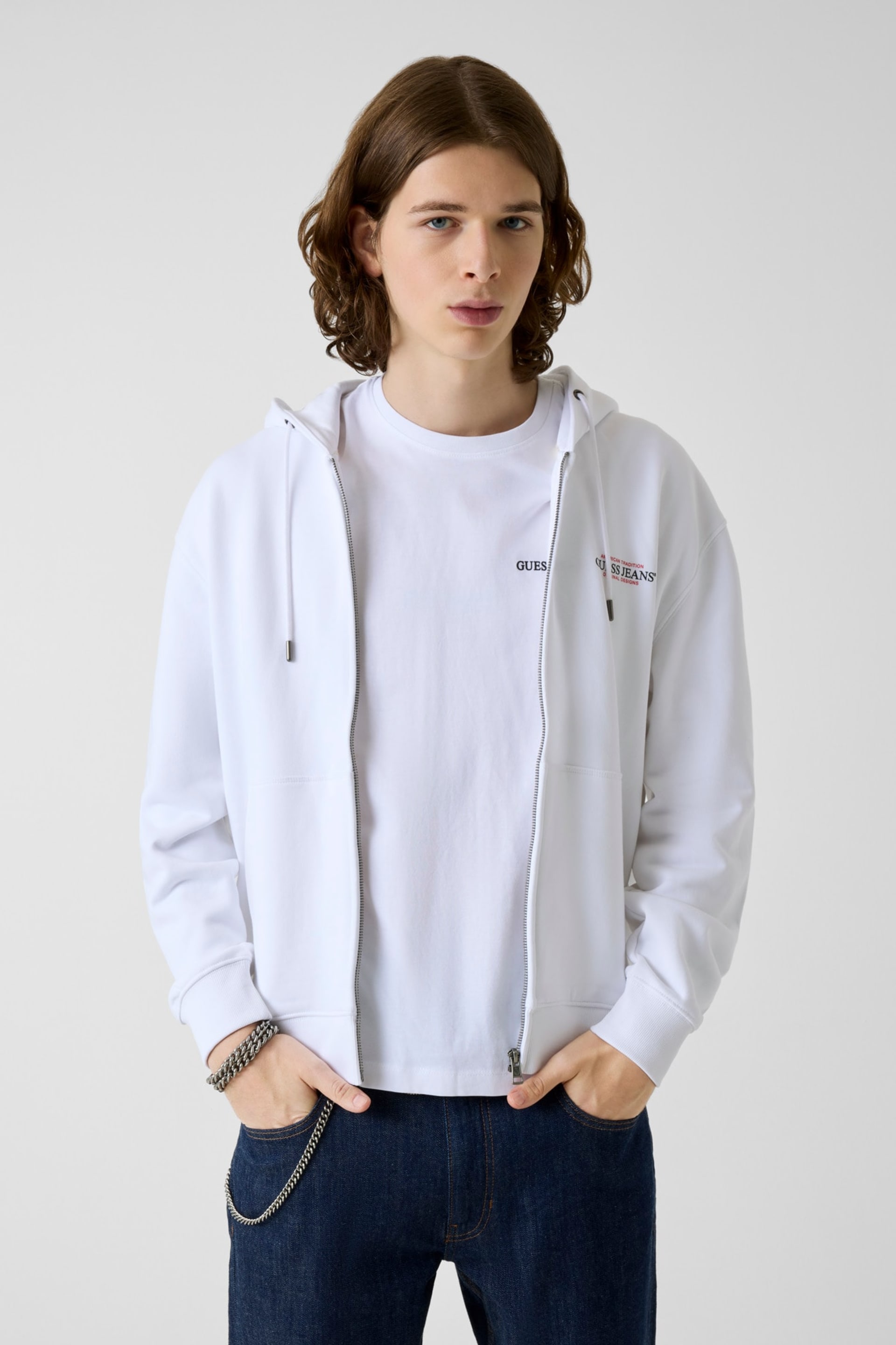 GUESS 新品未使用 ジップアップフーディー　ヒョンジン着用　白　サイズS American Tradition Logo Zip Hoodie Men | GUESS Jeans®