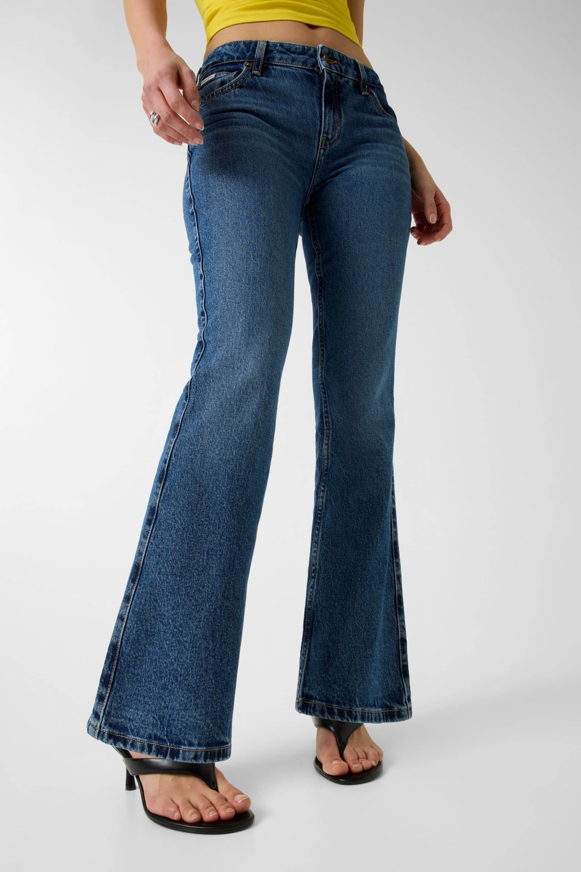 GUESS® G09 Bootcut Jeans
