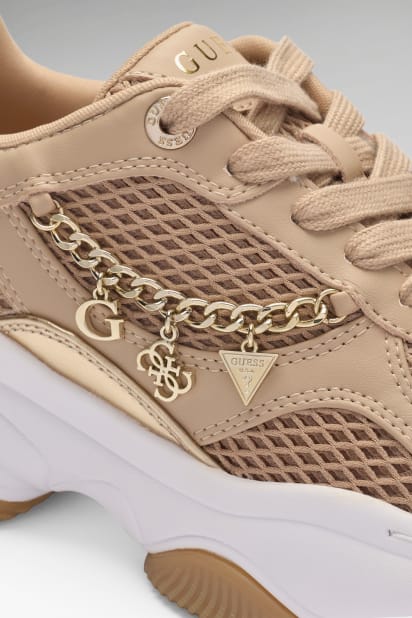 GUESS® Harpaa Logo Zincirli Koşu Ayakkabısı Kadın