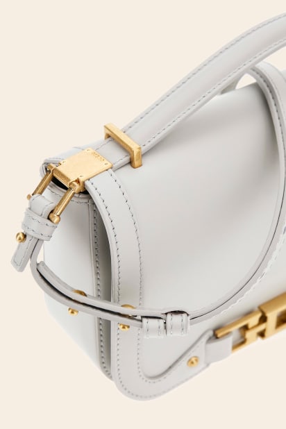 クリスティーナ Cristina hakiki deri mini çapraz çanta Kadın | GUESS® Geçmiş
