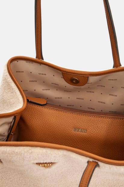 Victtoria yapay kürk shopper çanta Kadın | GUESS® Geçmiş Koleksiyonlar