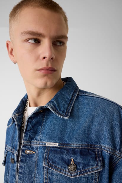 【インディゴブルー(GAM1)】GUESS JEANS デニムジャケット(M)Oversize Trucker Jacket GUESS JEANS Mens Oversize Trucker Jacket デニムジャケット | GUESS