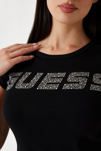 GUESS® Rhinestone logo tişört Kadın