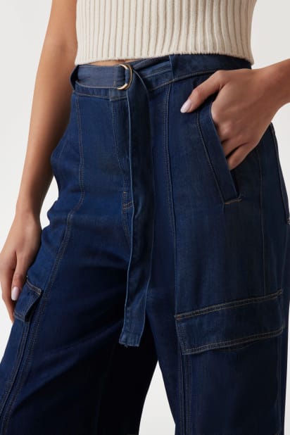Cargo jeans Women | GUESS® Past Collections