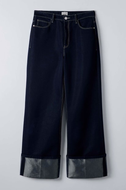 GUESS® Jeanlerini paçalarını kıvırarak giy Kadın