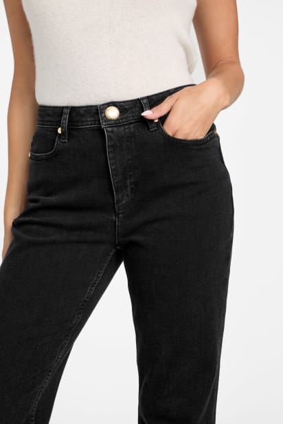 MARCIANO by GUESS® Doris Straight-Leg Denim Pant
