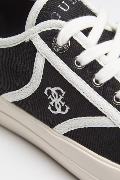 GUESS® Issah logo sneaker