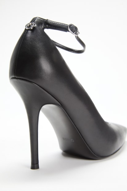 GUESS Napril Dress Pump Heels