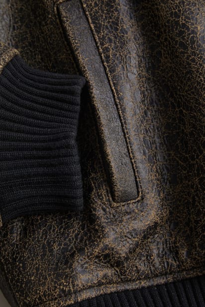 GUESS USAブラウン クラックレザージャケット GUESS® crackle leather hoodie