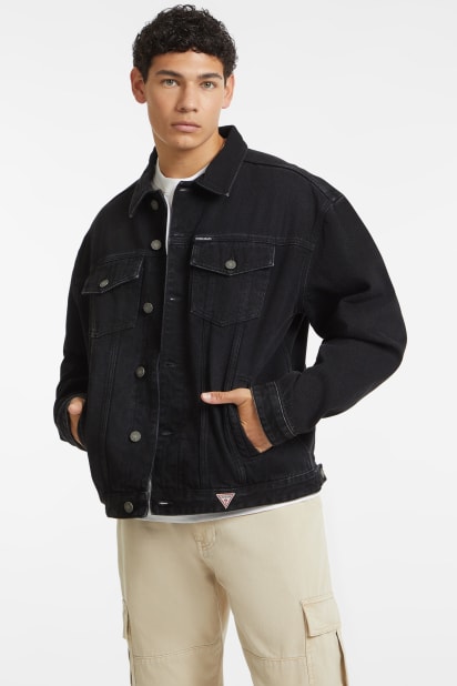 【ブラック(GJBB)】GUESS JEANS  デニムジャケット(M)Oversized Denim Jacket GUESS® Oversized Denim Trucker Jacket