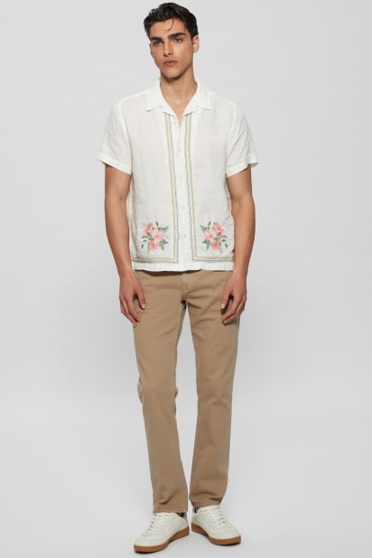 【ホワイト(PWMU)】GUESS 半袖シャツ (M)Crochet Resort Shirt GUESS - 【ホワイト(PWMU)】GUESS 半袖シャツ (M)Crochet Resort Shirt