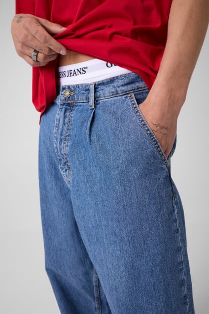 GUESS® G20 Super Baggy Jeans