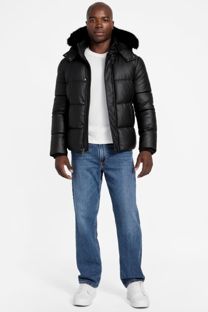 GUESS ブラックのプファージャケット Guess（ゲス）の「STRETCH Pu Leather Puffa Jacket ジャケット