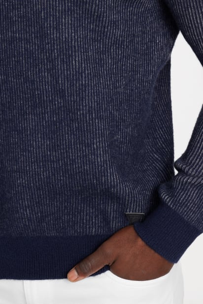 GUESS® Eco Johnathan Crewneck Vanise Sweater