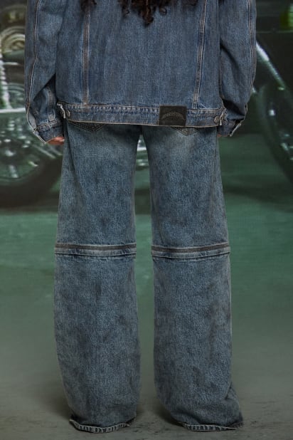 GUESS® HARDSTONE Zip-Off Denim Jeans