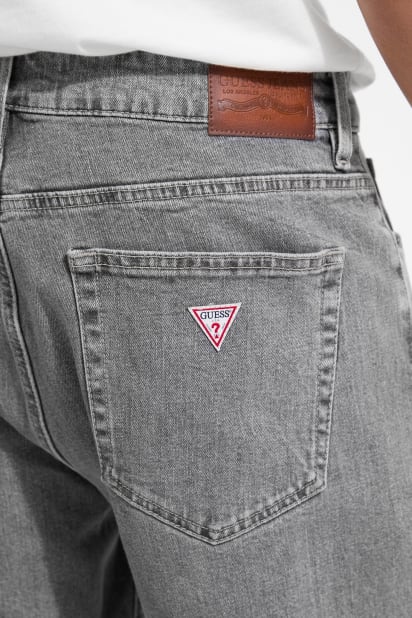 GUESS® G15 Relaxed Taper Jeans