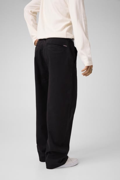 GUESS® Wide Leg Chino Pants
