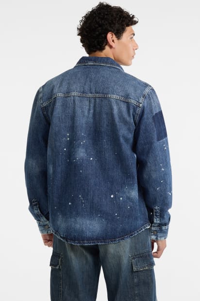 【インディゴブルー(GOHS)】GUESS Originals デニムジャケット (M)Oversized Shirt GUESS® GUESS Originals Oversized Denim Shirt